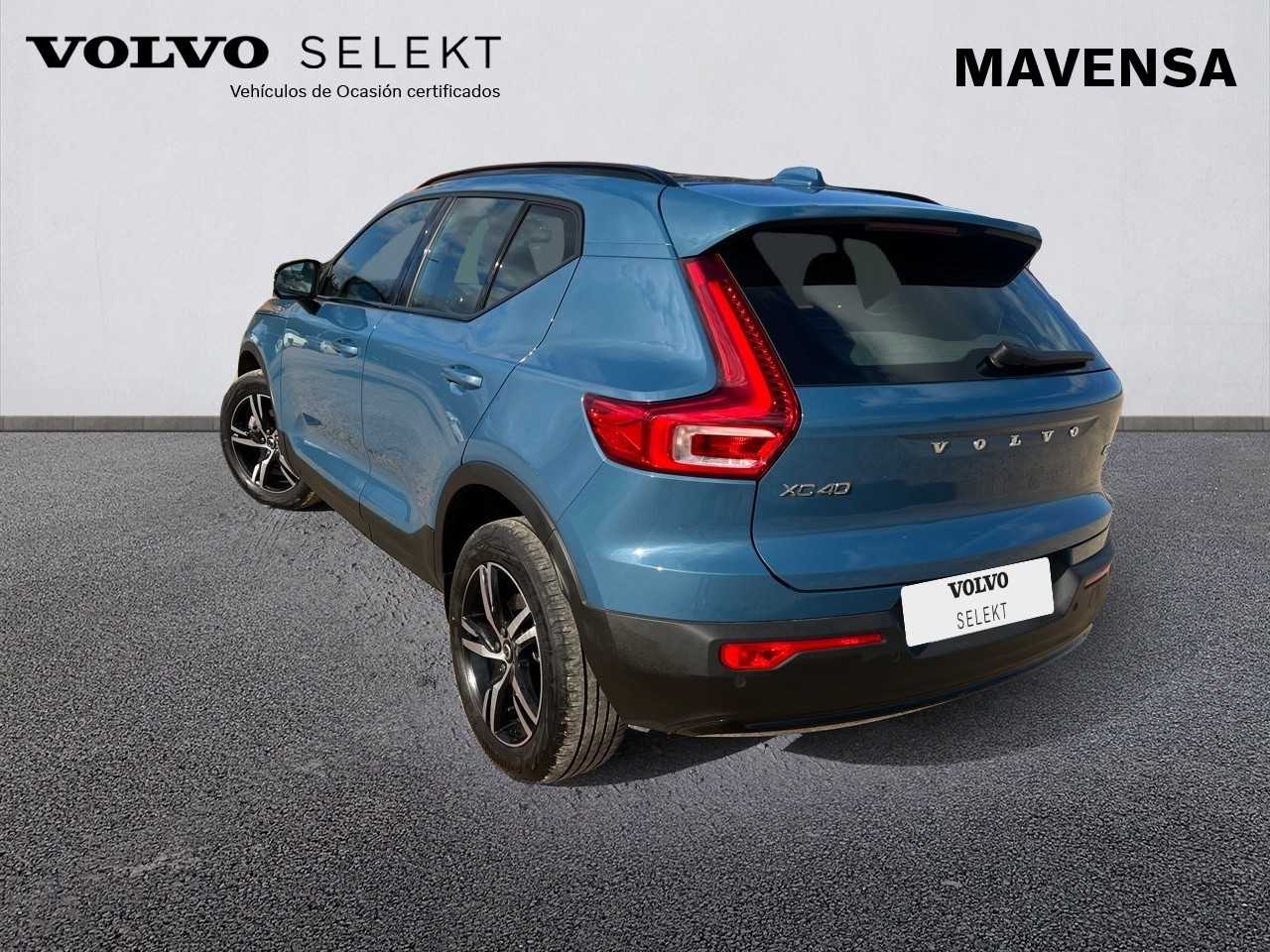 Volvo  XC40 Plus, B3 mild hybrid, Gasolina, Dark