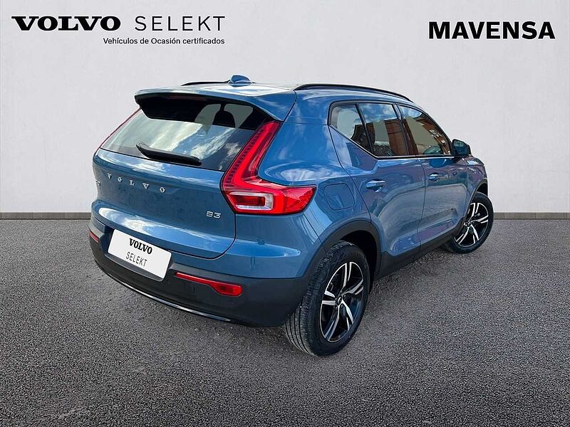 Volvo  XC40 Plus, B3 mild hybrid, Gasolina, Dark