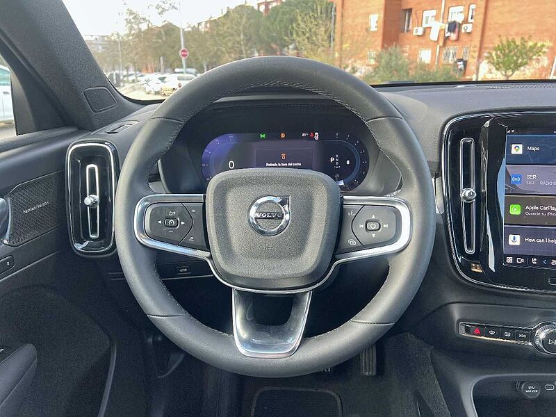 Volvo  XC40 Plus, B3 mild hybrid, Gasolina, Dark